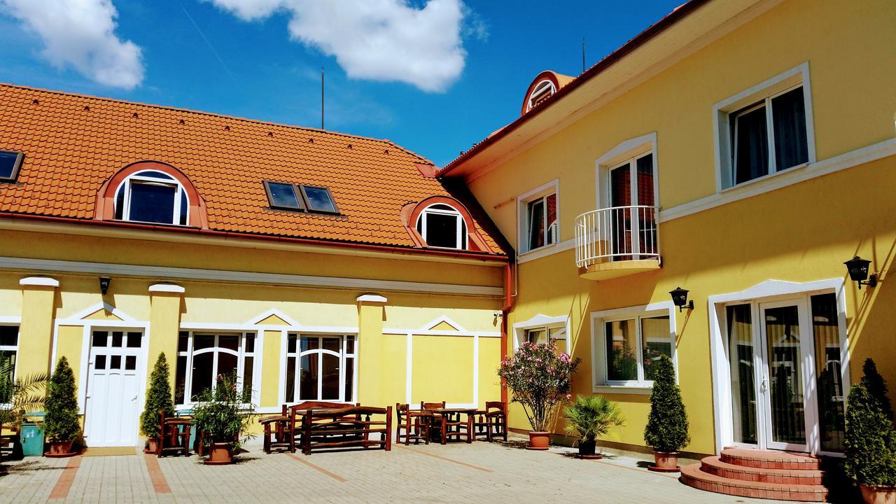 Hotel Sormester Szarvas Εξωτερικό φωτογραφία